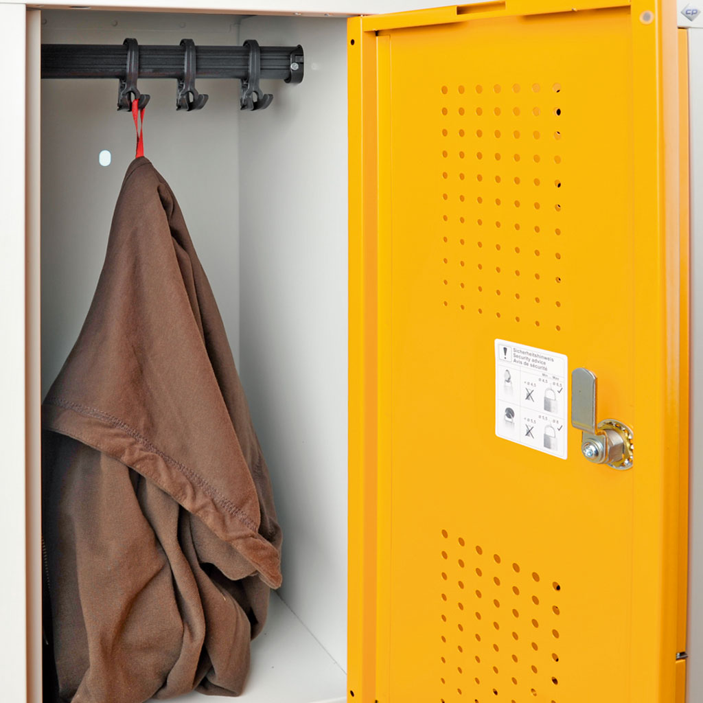 Garderobenschrank, doppelstöckig Garderobenschrank, doppelstöckig