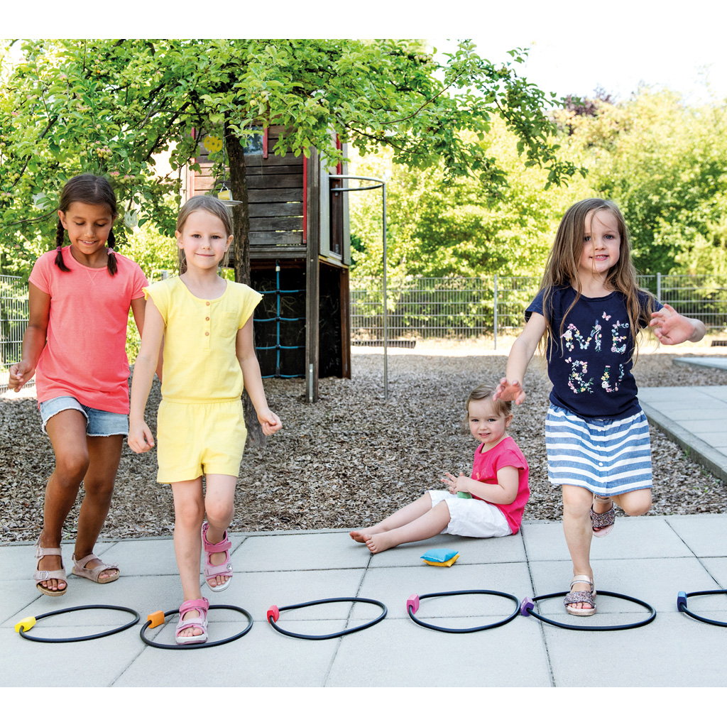 Hüpf- und Wurfspiel Jump & Throw Hüpf- und Wurfspiel Jump & Throw