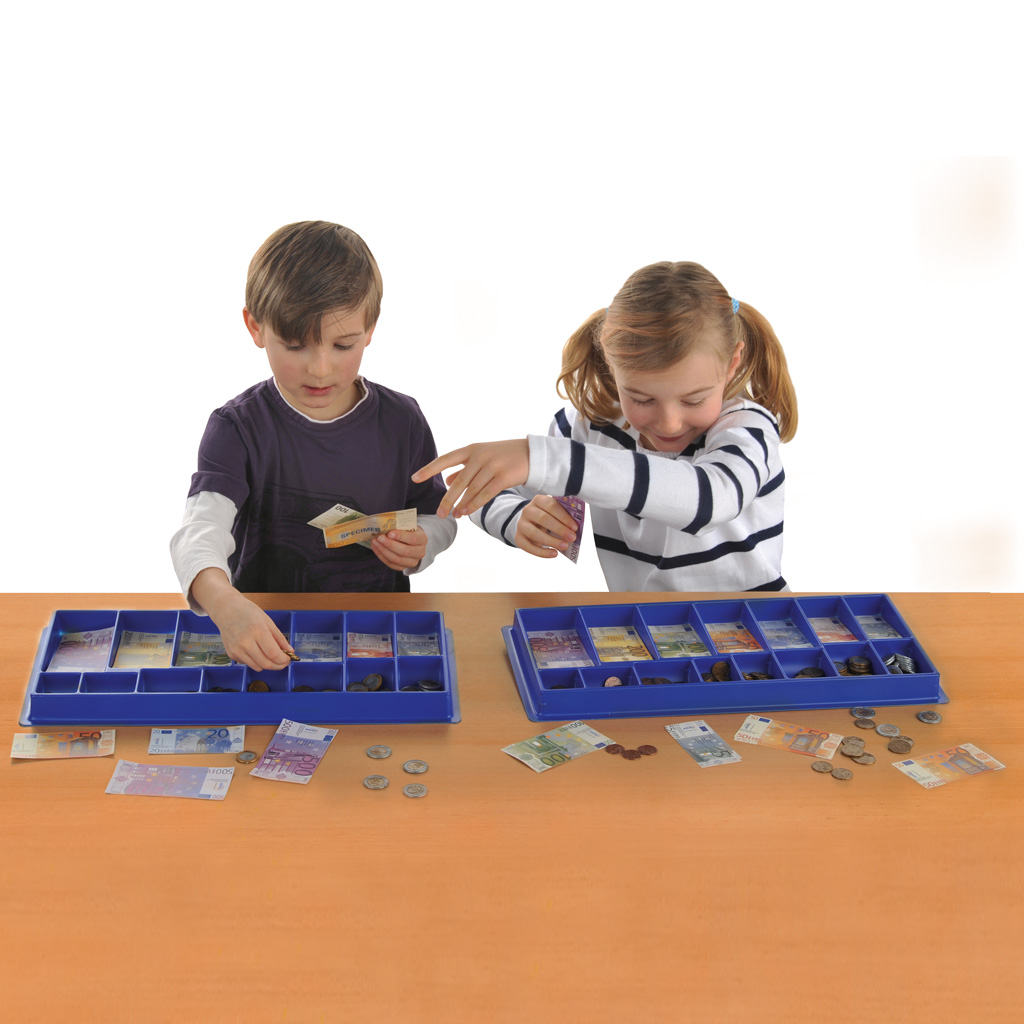 temp30827_1RjgUxnH68lV6e Klassensatz 8 Euro-Kassen 2 – je 65 Geldscheine, 110 Münzen