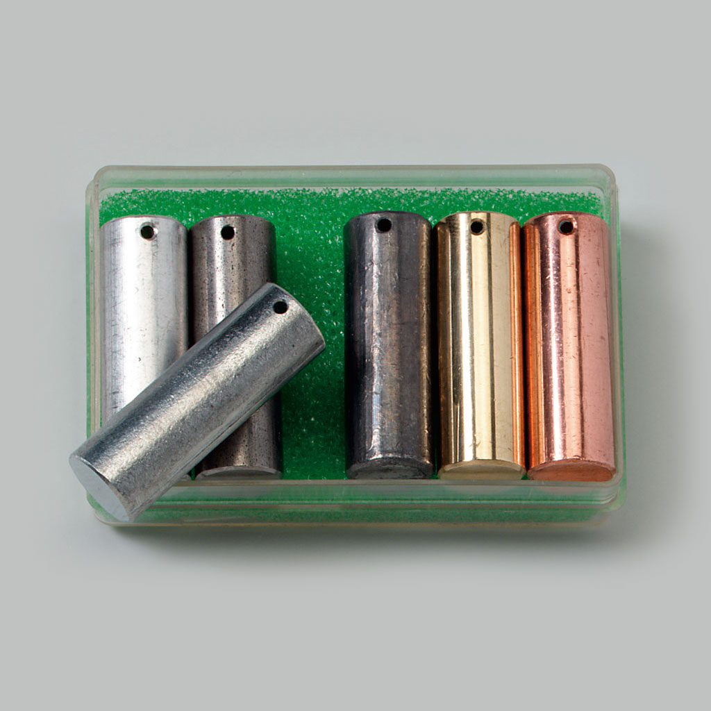 Metallzylinder mit gleichen Volumen