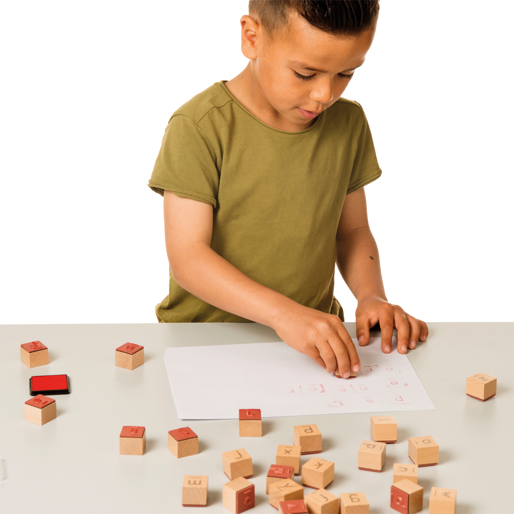 Toys for Life® Stamp the letter – Buchstabenstempel Toys for Life® Stamp the letter – Buchstabenstempel