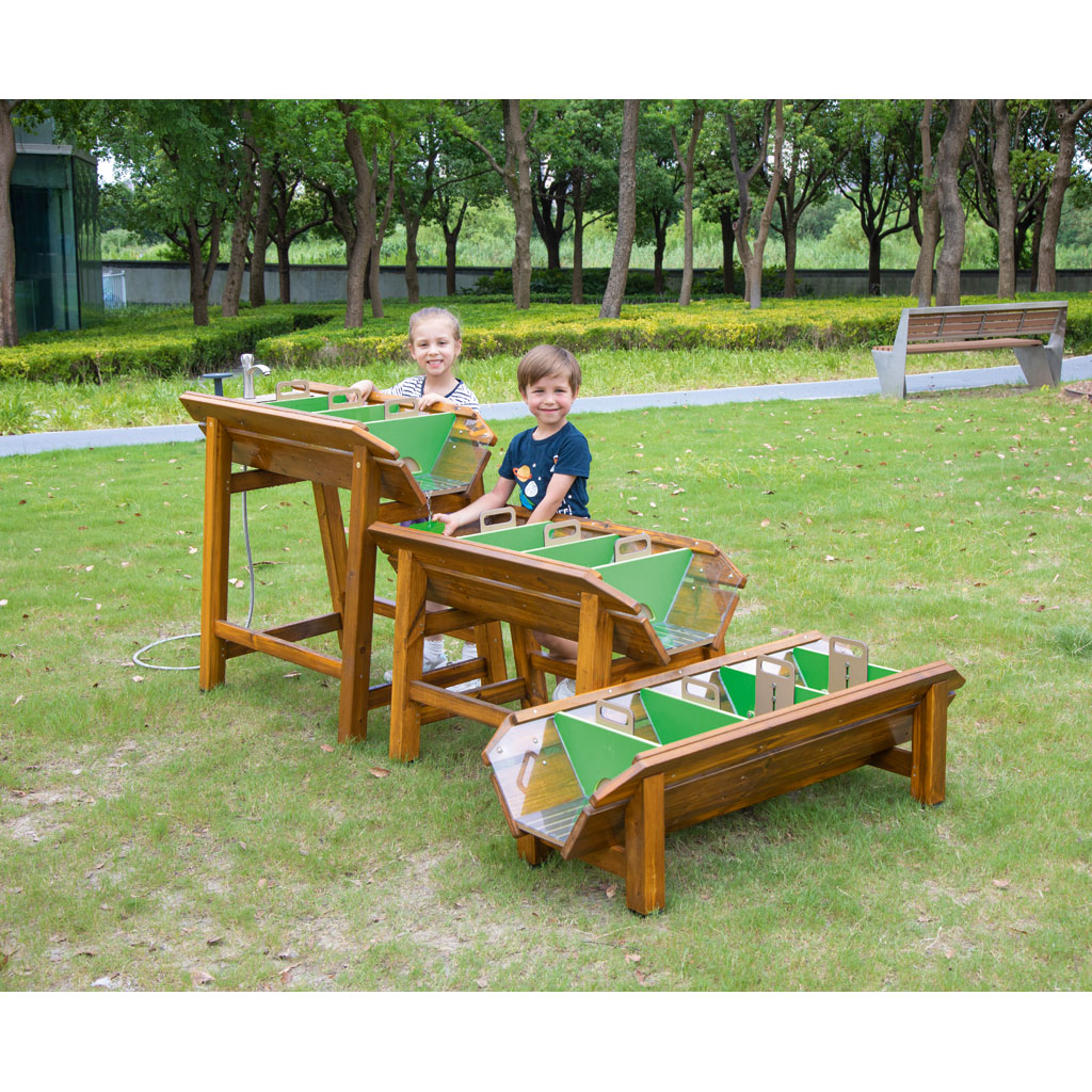 Wasser-Matschanlage "Staudamm" Wasser-Matschanlage "Staudamm"