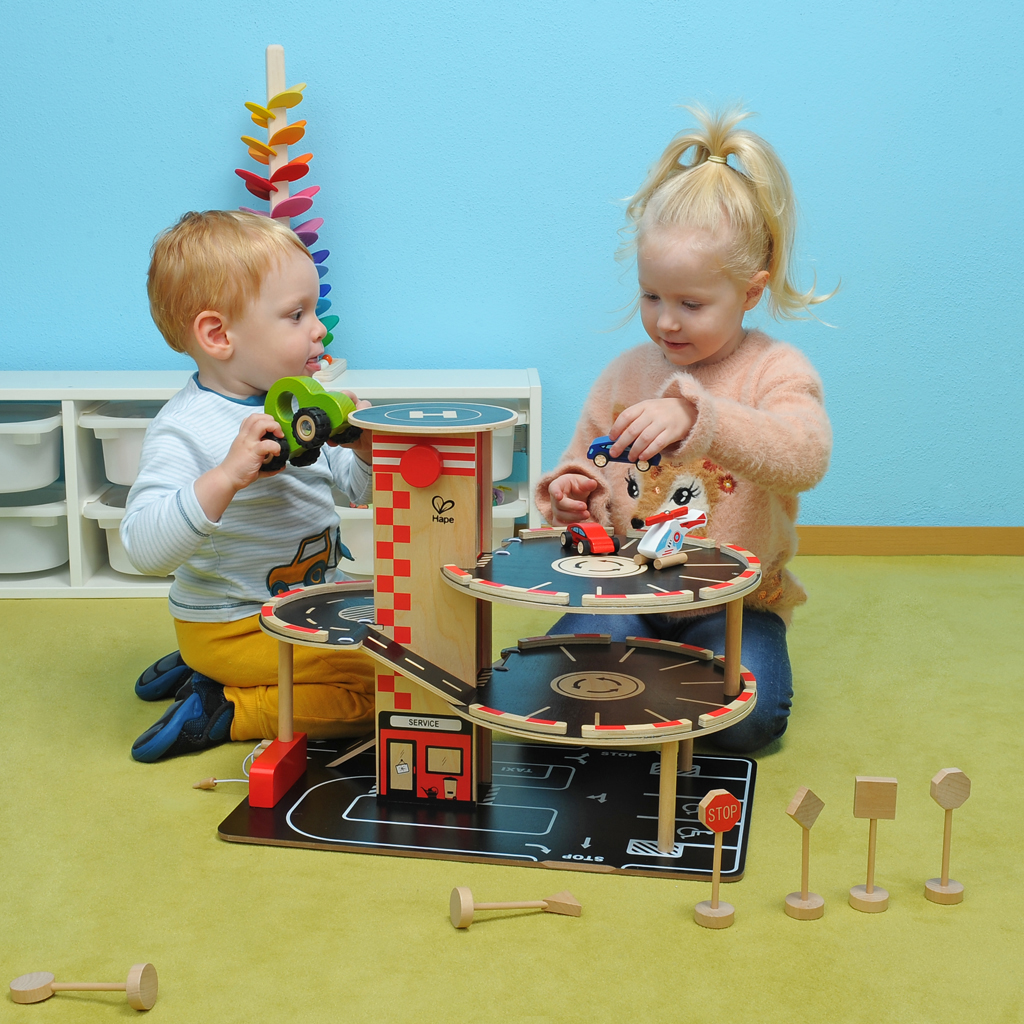 tempparkhaus_wiemann_lehrmittel_80816gtkPnpqkQhdly6 Hochwertiges Holz-Parkhaus für Kinder