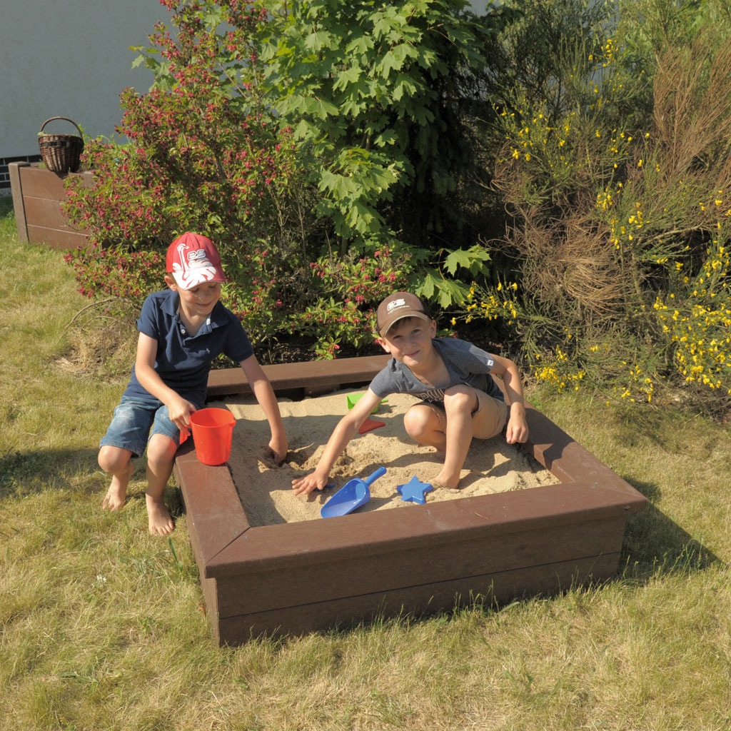 tempm82164-recycling-kunststoff-sandkasten-flippi_personV6XOiOHuADbCX Auf diesem Bild ist das Produkt mit der Art.Nr.: M-82164 zu sehen