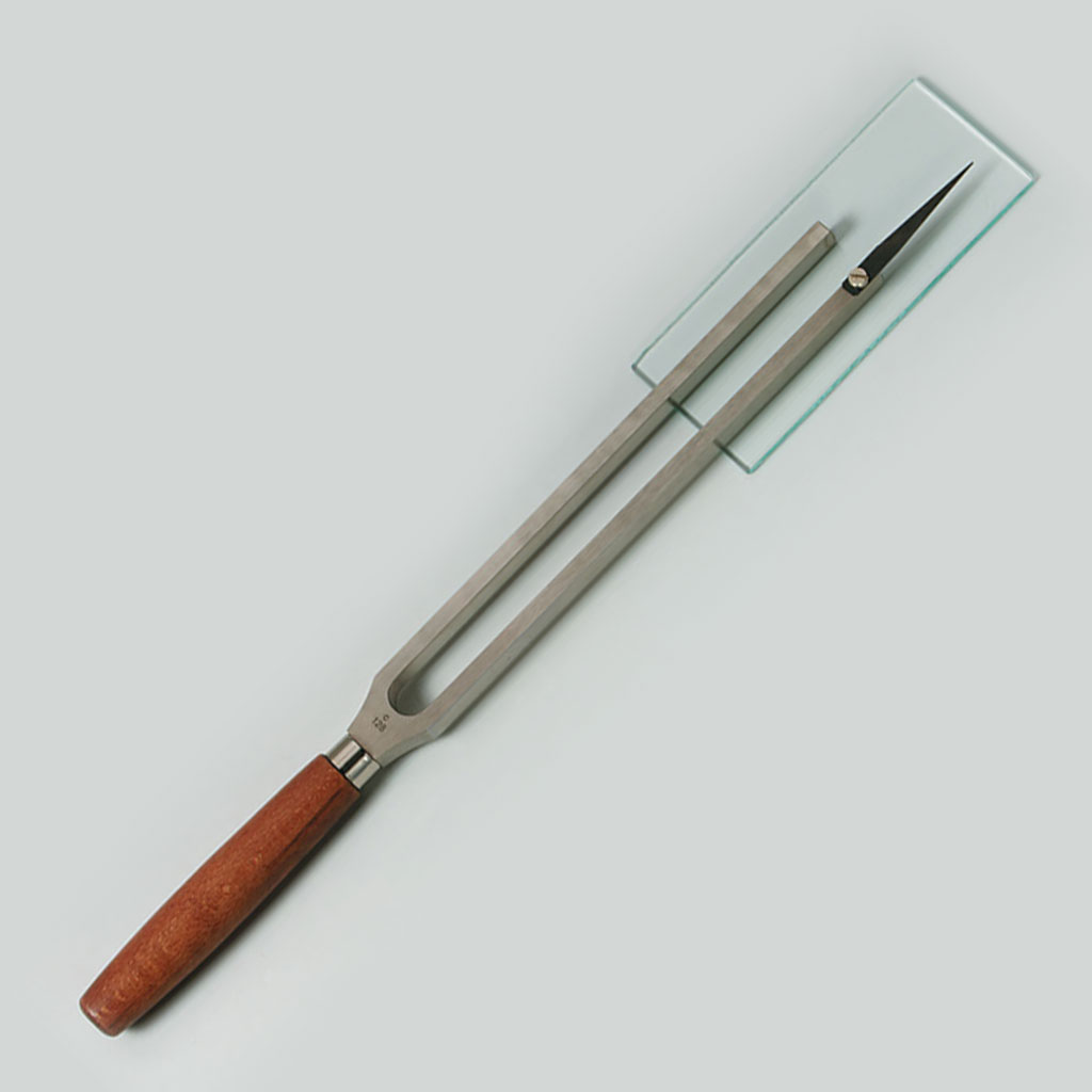 Stimmgabel mit Schreibspitze