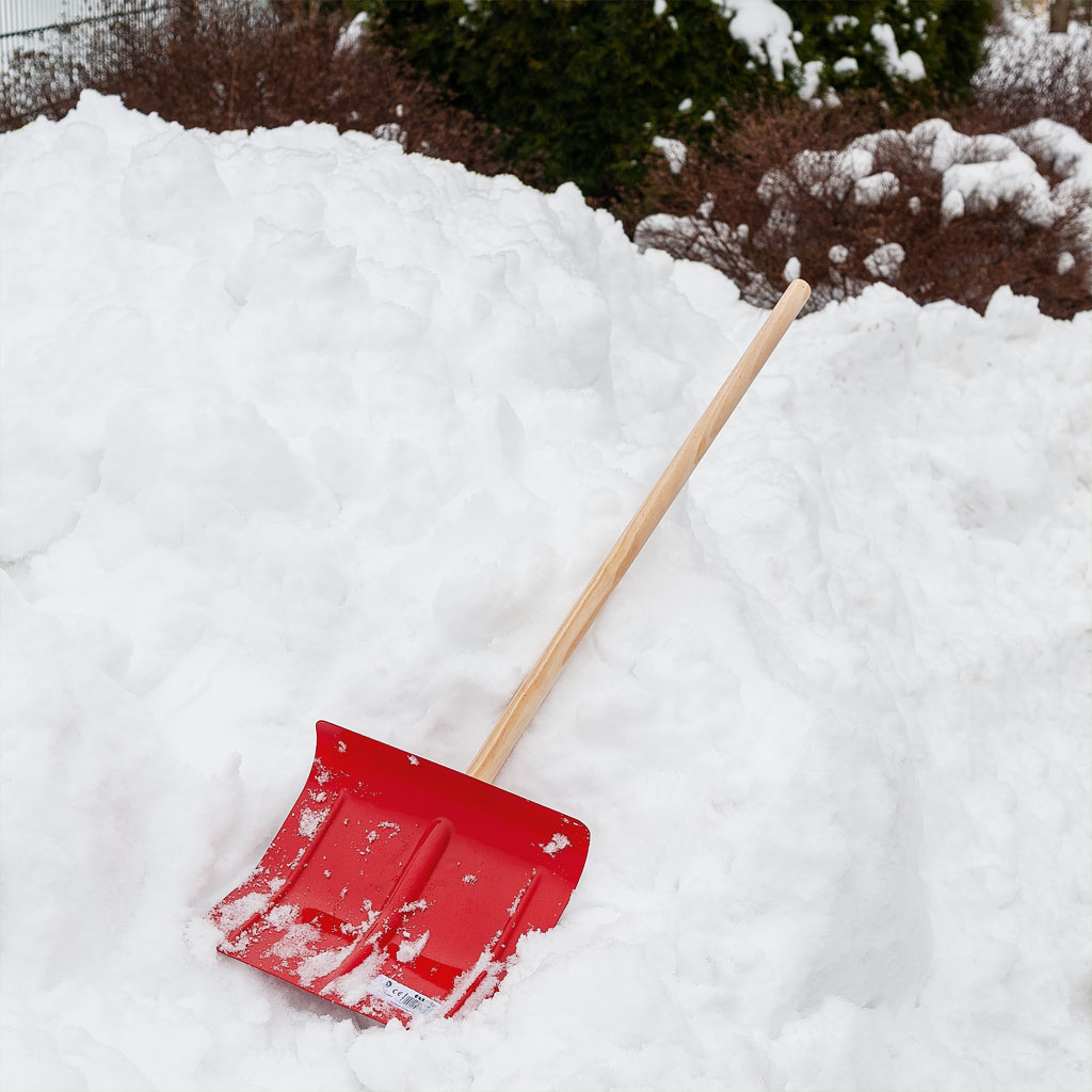 Kinderschneeschieber aus Metall