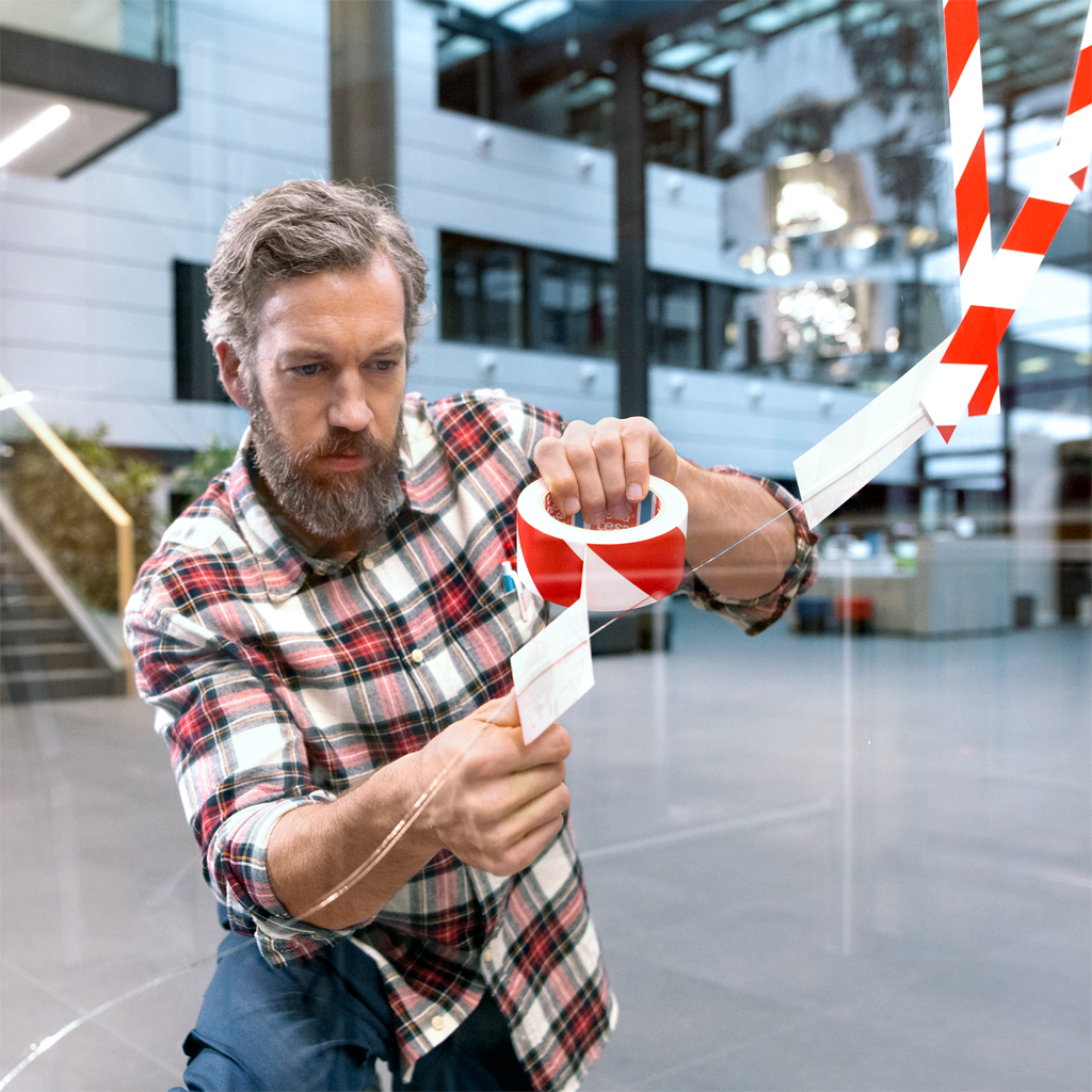 tesa® Markierungsband mit selbstklebenden Flächen