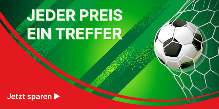 Banner mit Fußball im Tor mit Aufschrift „Jeder Preis ein Treffer – jetzt sparen“
