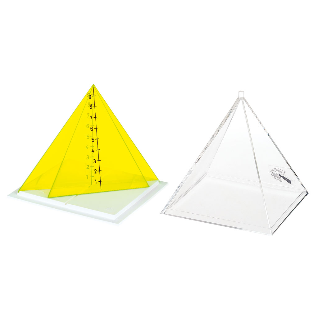Quadratische Pyramide mit Diagonal- und Höhenwand