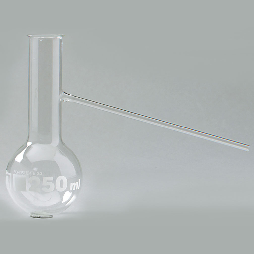 Destillierkolben mit Ansatzrohr, aus Borosilikatglas