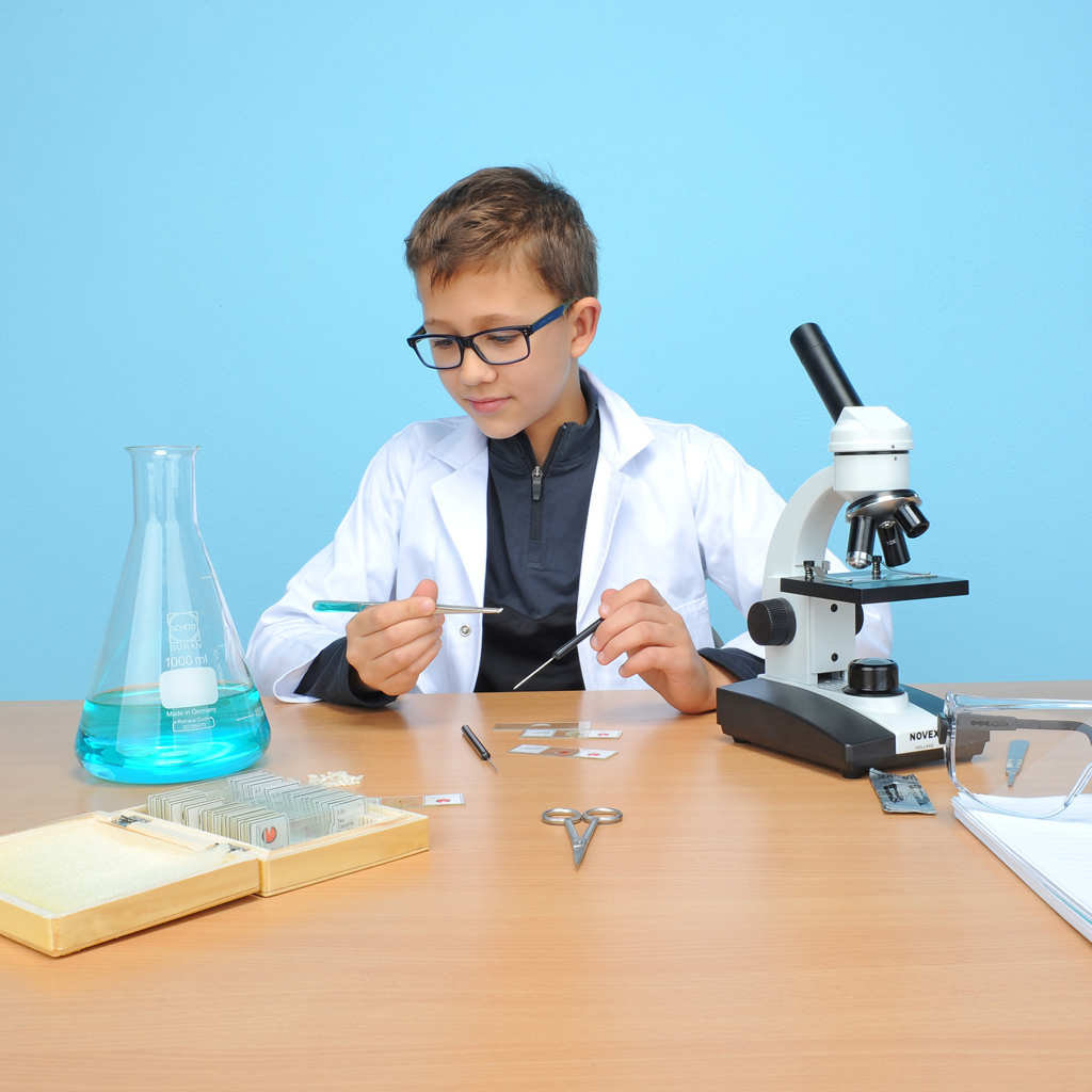 Schülermikroskop LED-J – 40x, 100x, 400x Vergrößerung Schülermikroskop LED-J – 40x, 100x, 400x Vergrößerung