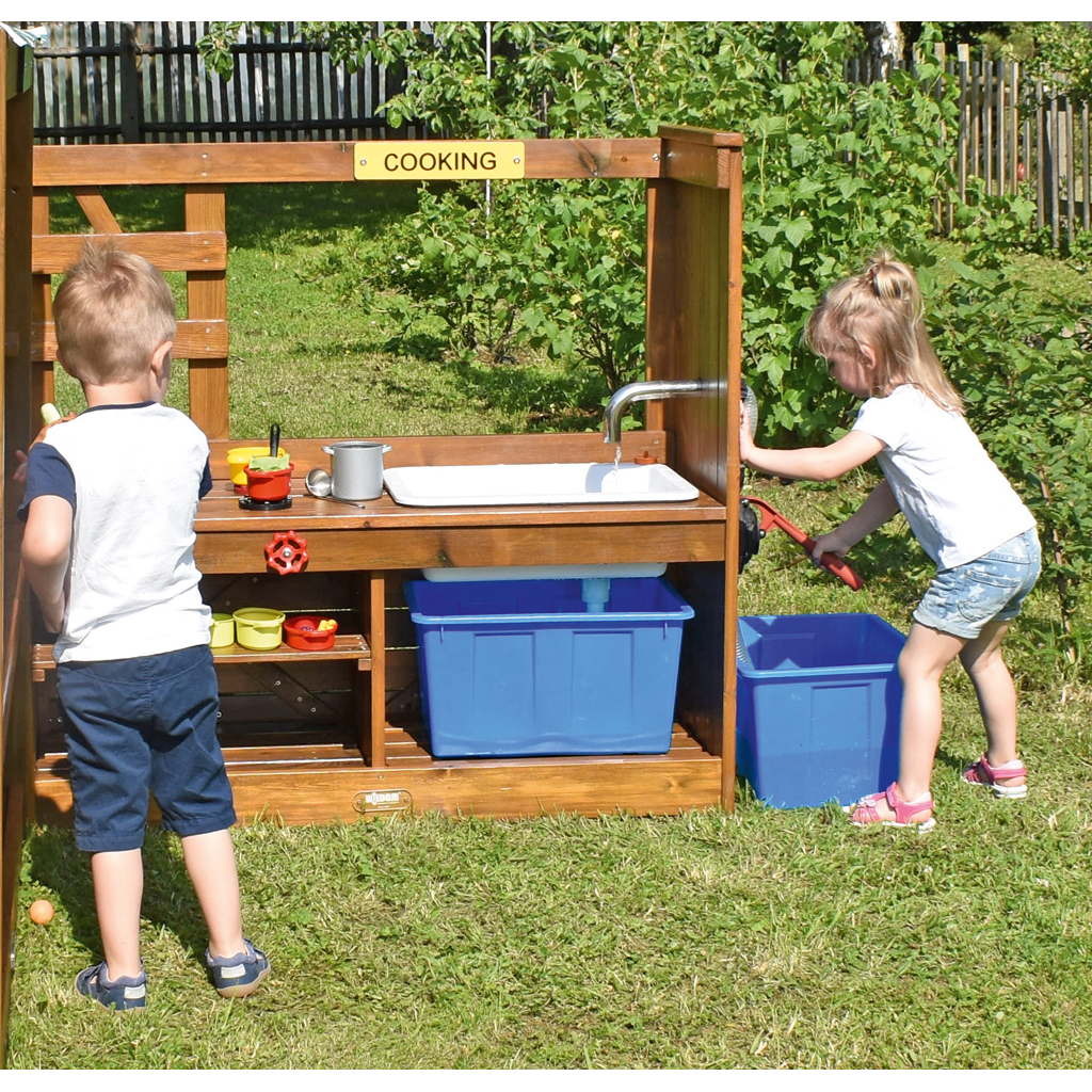 Outdoor-Spielküche mit Pumpe