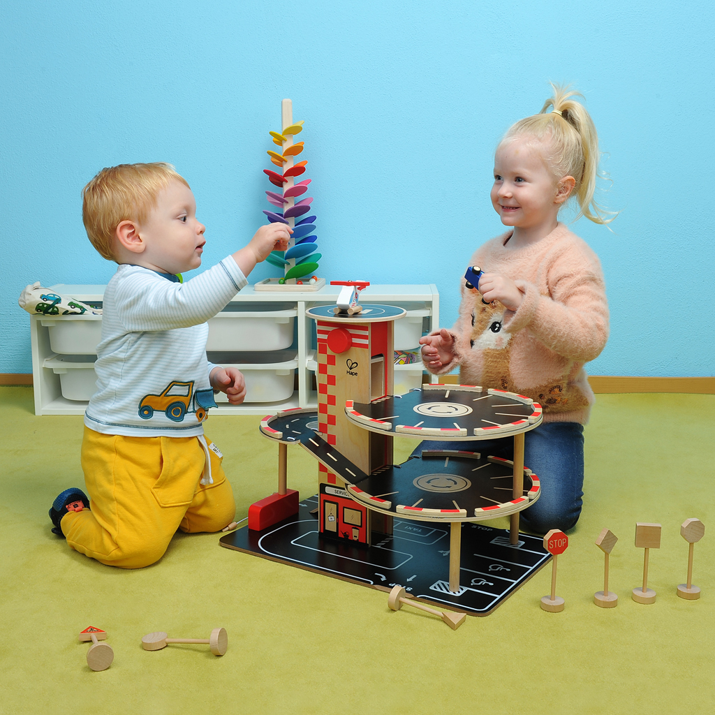 tempparkhaus_wiemann_lehrmittel_80816fYsTlt9cpFrK0z Hochwertiges Holz-Parkhaus für Kinder