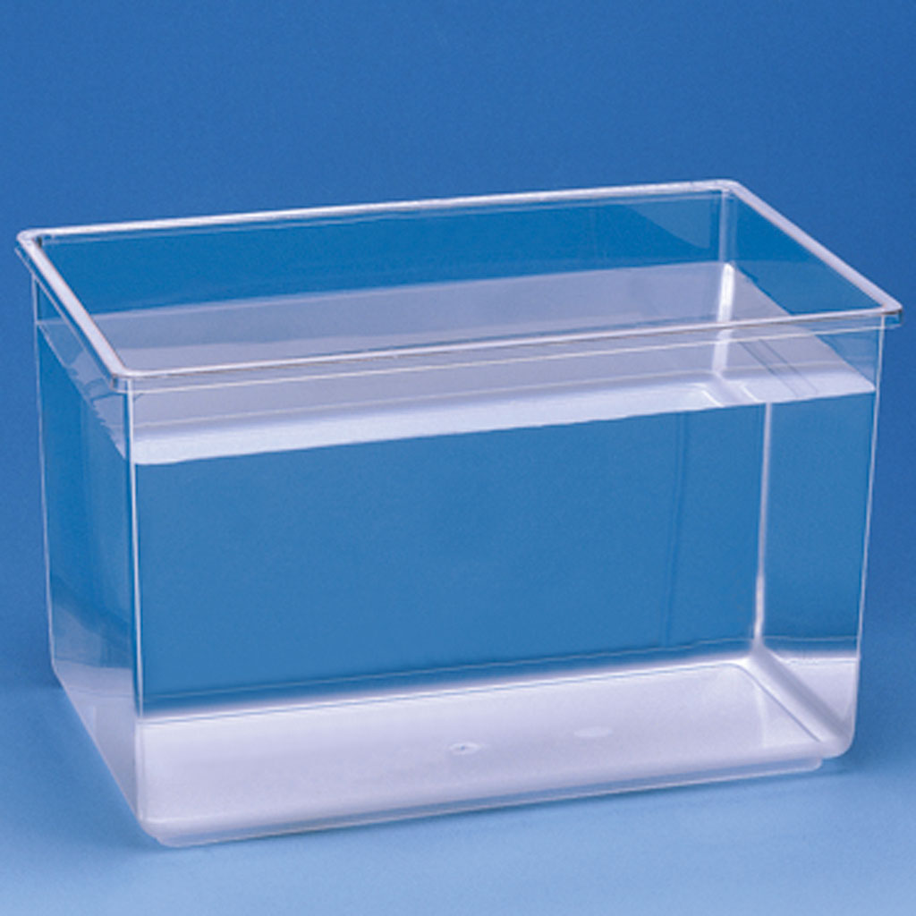 Wannen und Aquarien aus Kunststoff in vier Größen