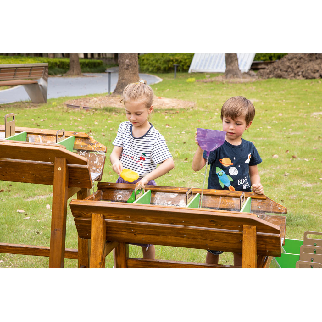 Wasser-Matschanlage "Staudamm" Wasser-Matschanlage "Staudamm"