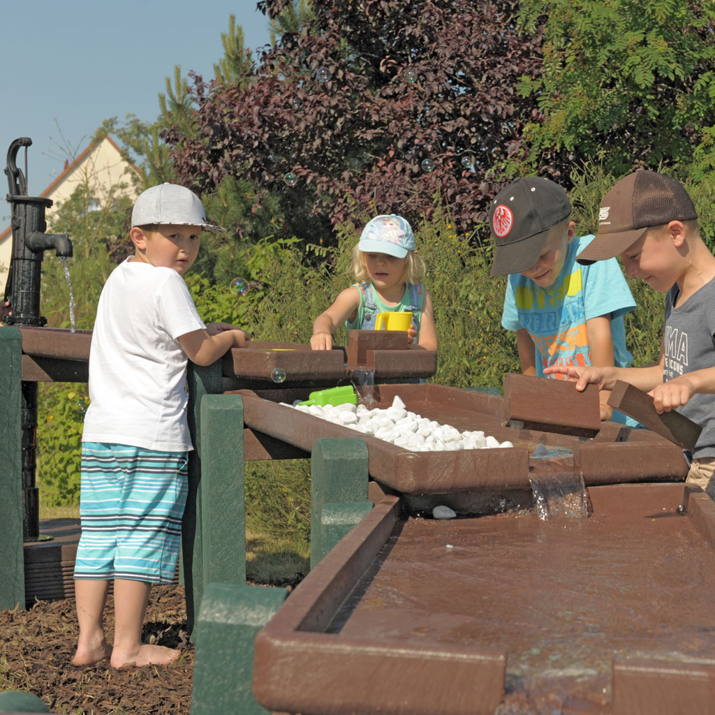 Große Matsch-Anlage – Fließelement 3