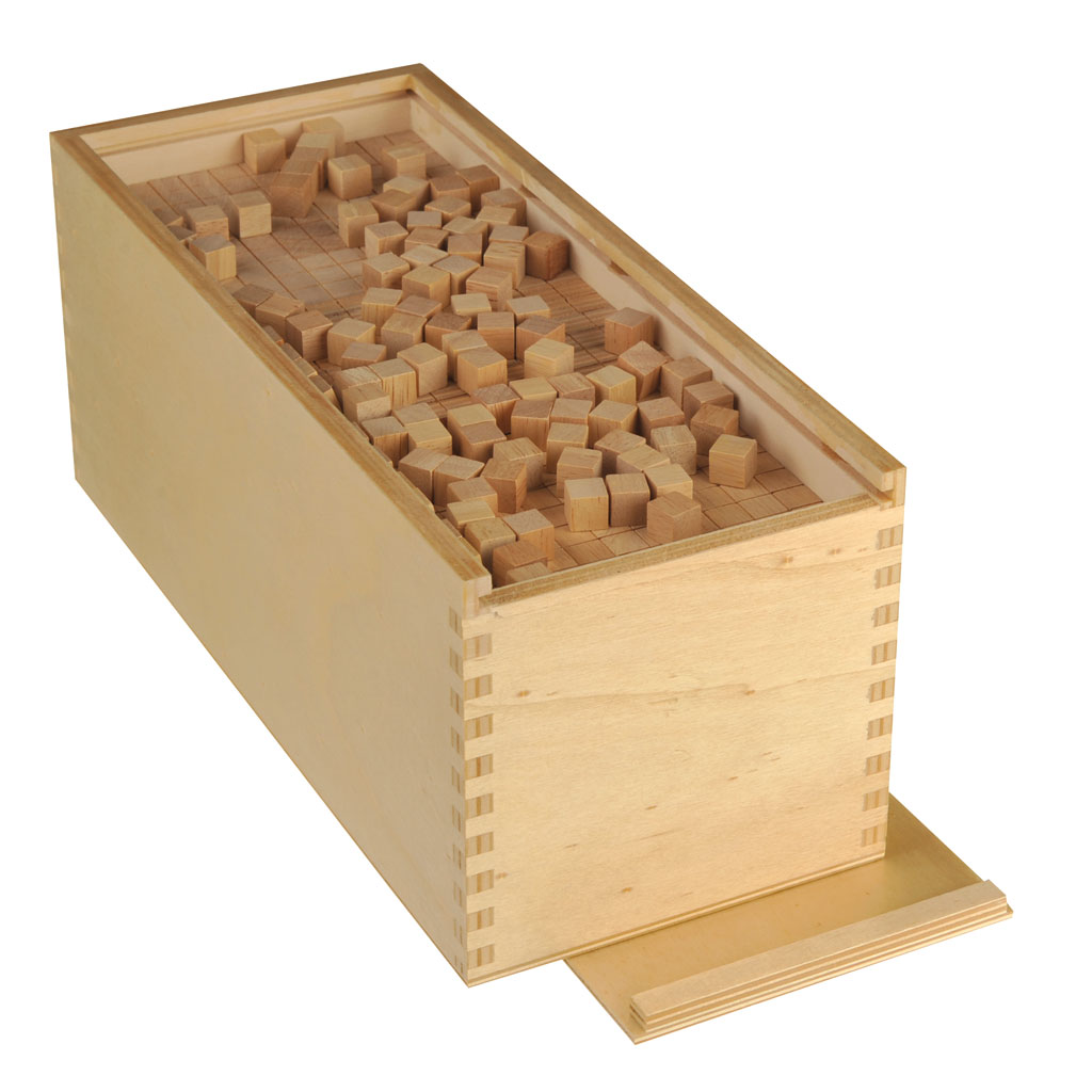 Würfelsatz-Zehnersystem im Holzkasten Würfelsatz-Zehnersystem im Holzkasten