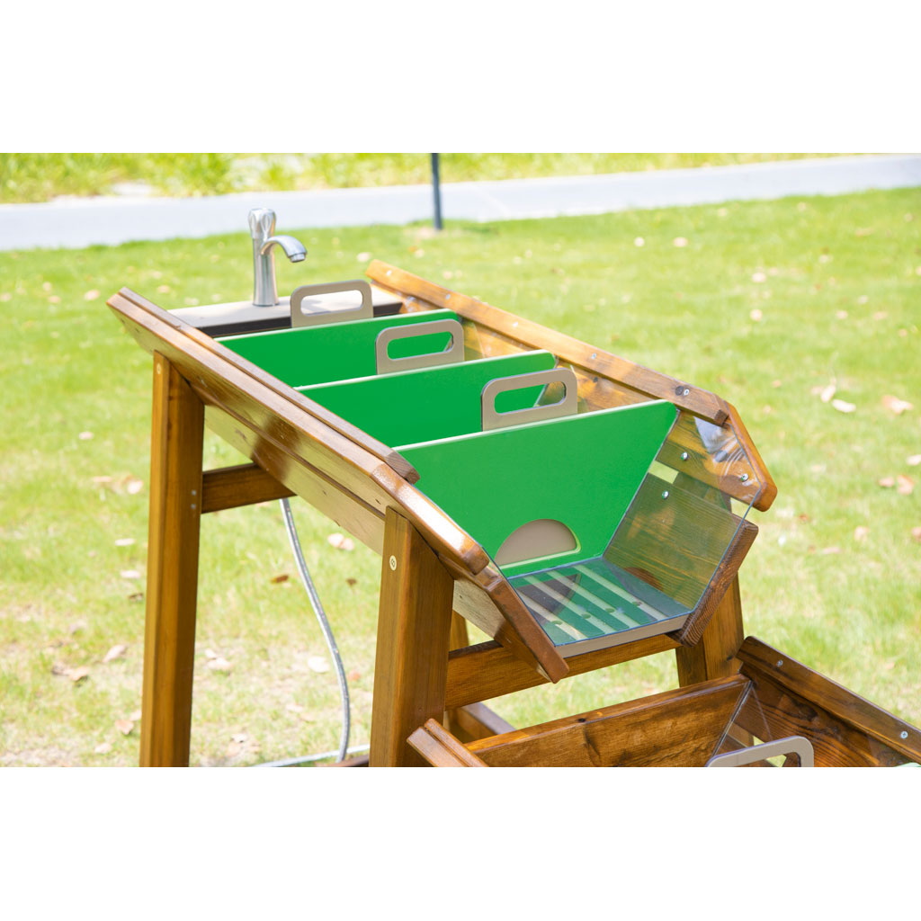 Wasser-Matschanlage "Staudamm" Wasser-Matschanlage "Staudamm"