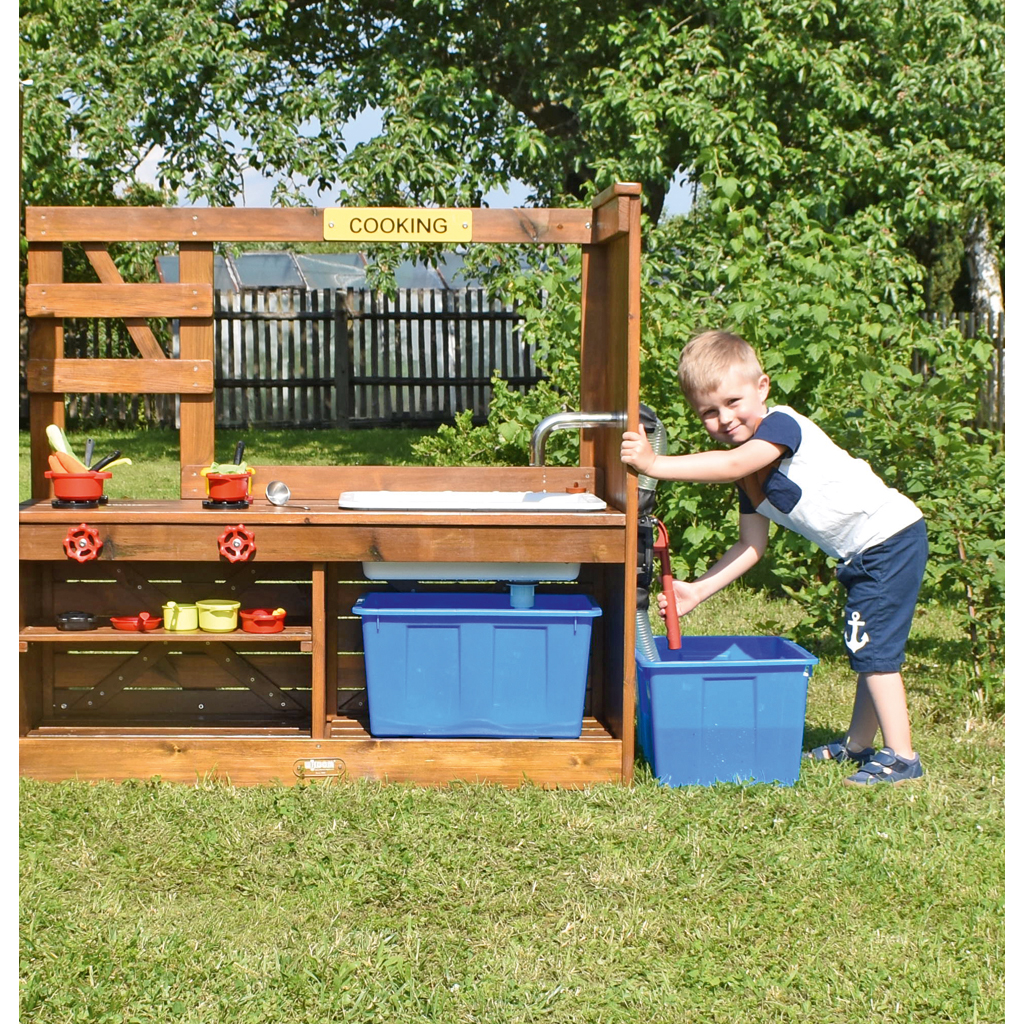 Outdoor-Spielküche mit Pumpe