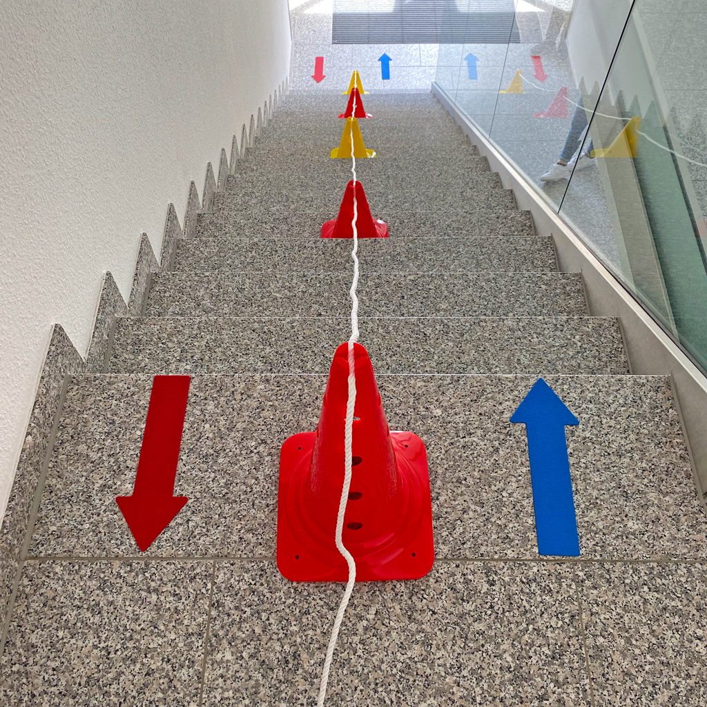 Markierungspfeil für den Fußboden