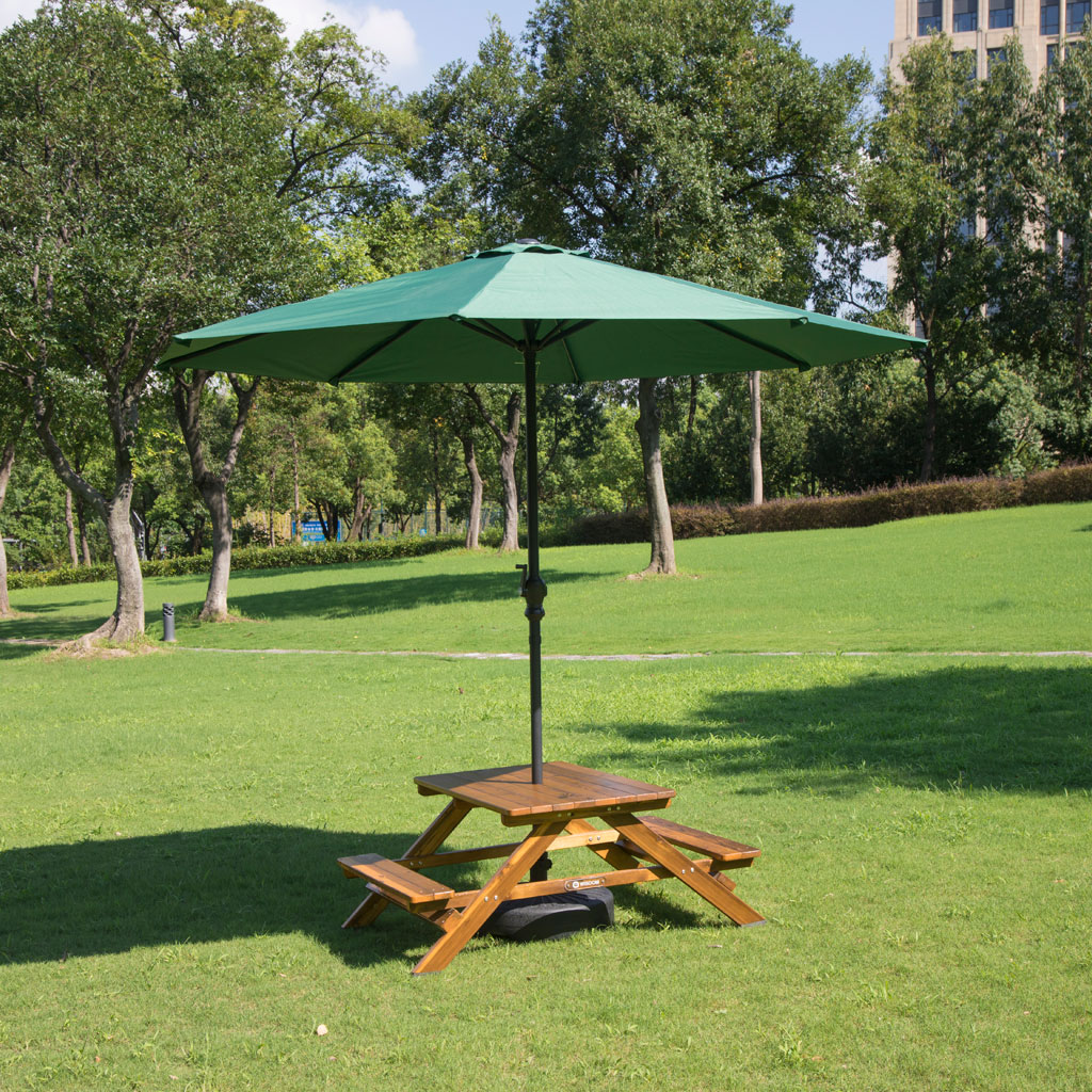 Outdoor-Picknicktisch