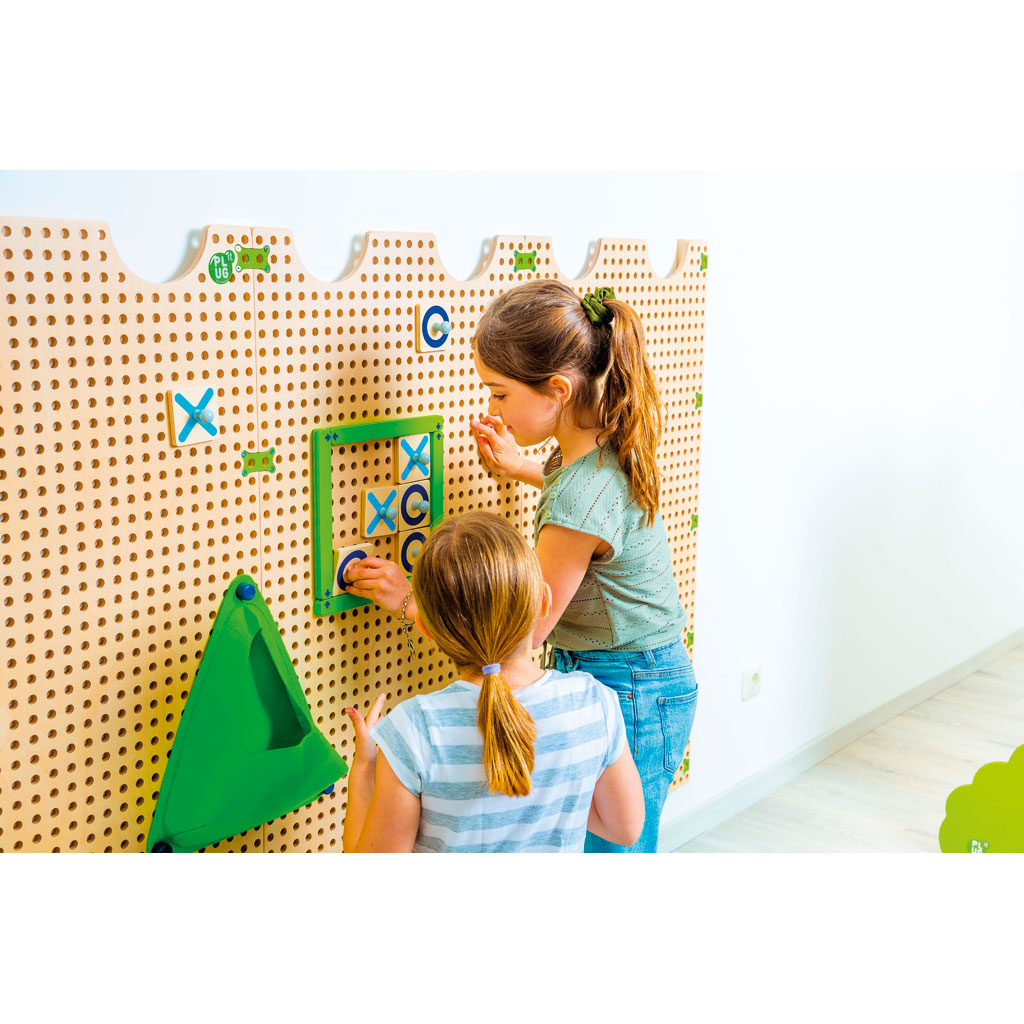 PLUG it Tic-Tac-Toe- und Steckspiel-Set