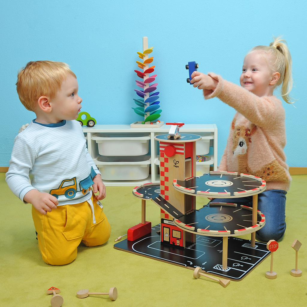 tempparkhaus_wiemann_lehrmittel_80816e Hochwertiges Holz-Parkhaus für Kinder