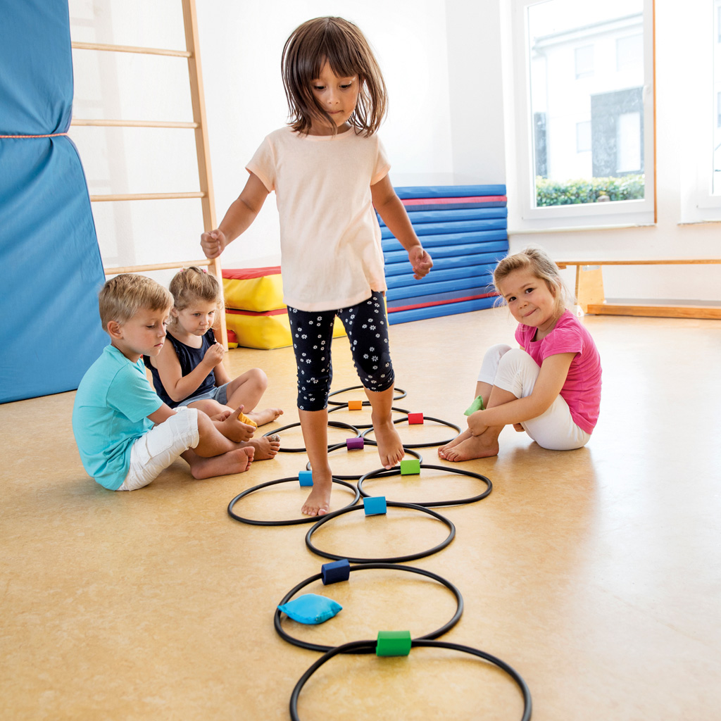 Hüpf- und Wurfspiel Jump & Throw Hüpf- und Wurfspiel Jump & Throw