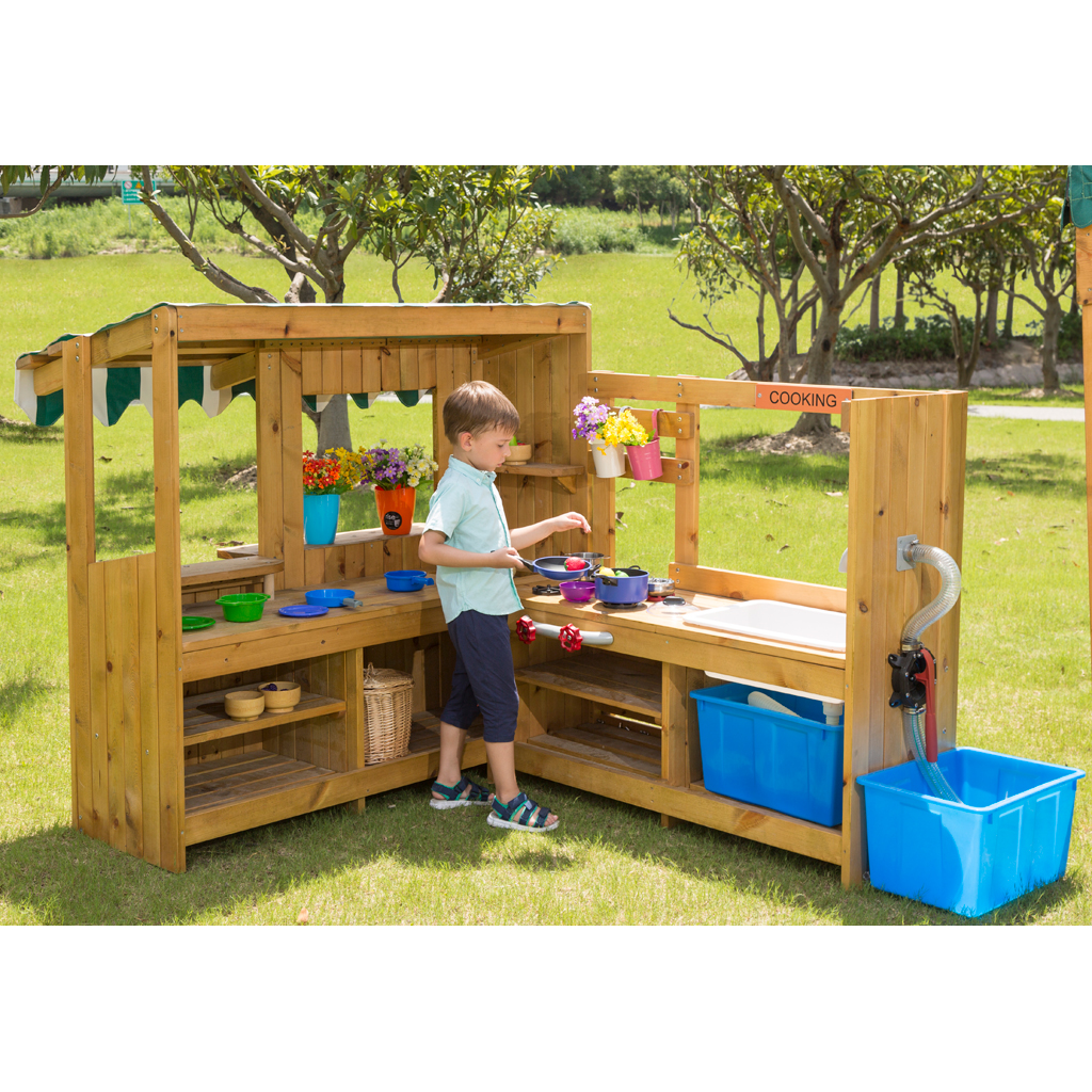 Outdoor-Spielküche mit Pumpe