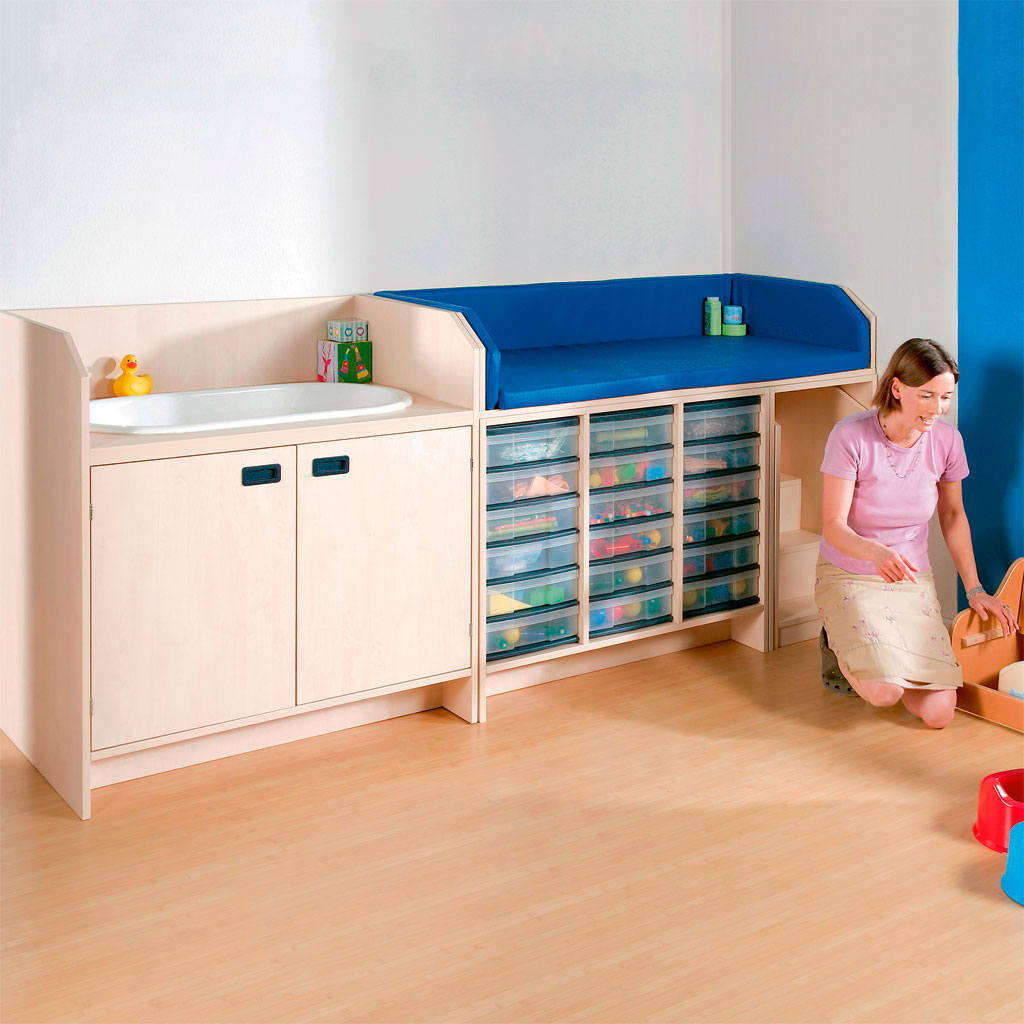 Modulus Wickelanlage mit Babybadewanne, Schranktiefe 70 cm, Treppe rechts