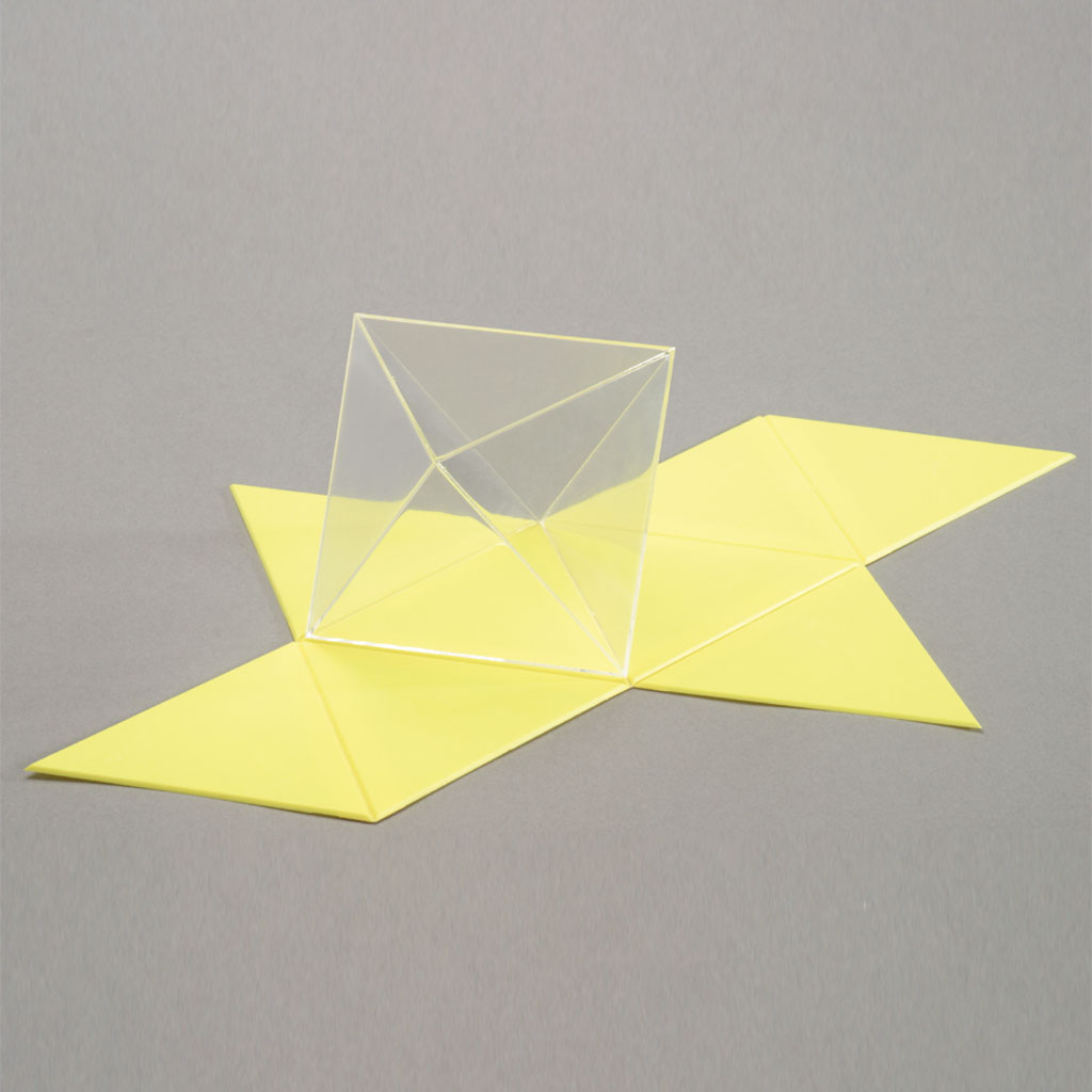 Geometrischer Körper – Oktaeder mit Oberflächennetz-Bild Auf diesem Bild ist das Produkt mit der Art.Nr.: W-30045 zu sehen