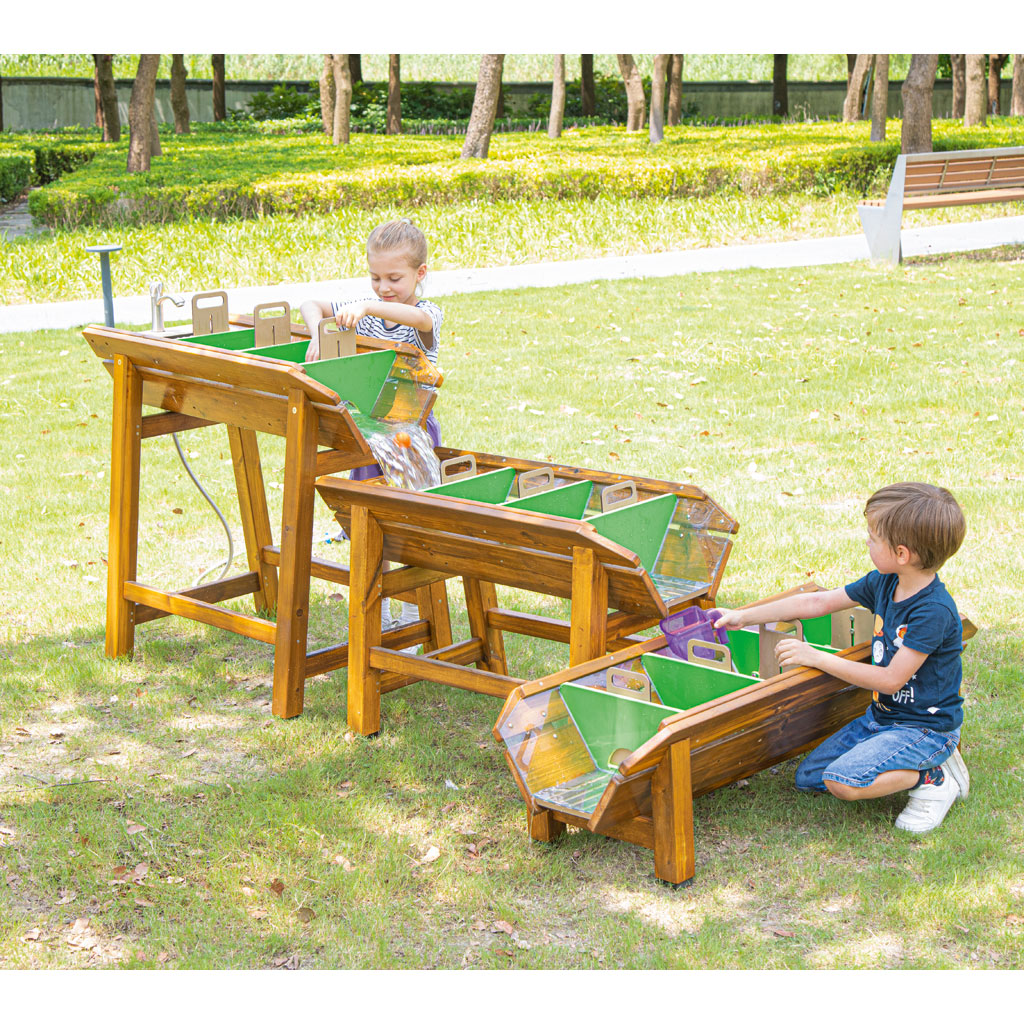 Wasser-Matschanlage "Staudamm" Wasser-Matschanlage "Staudamm"