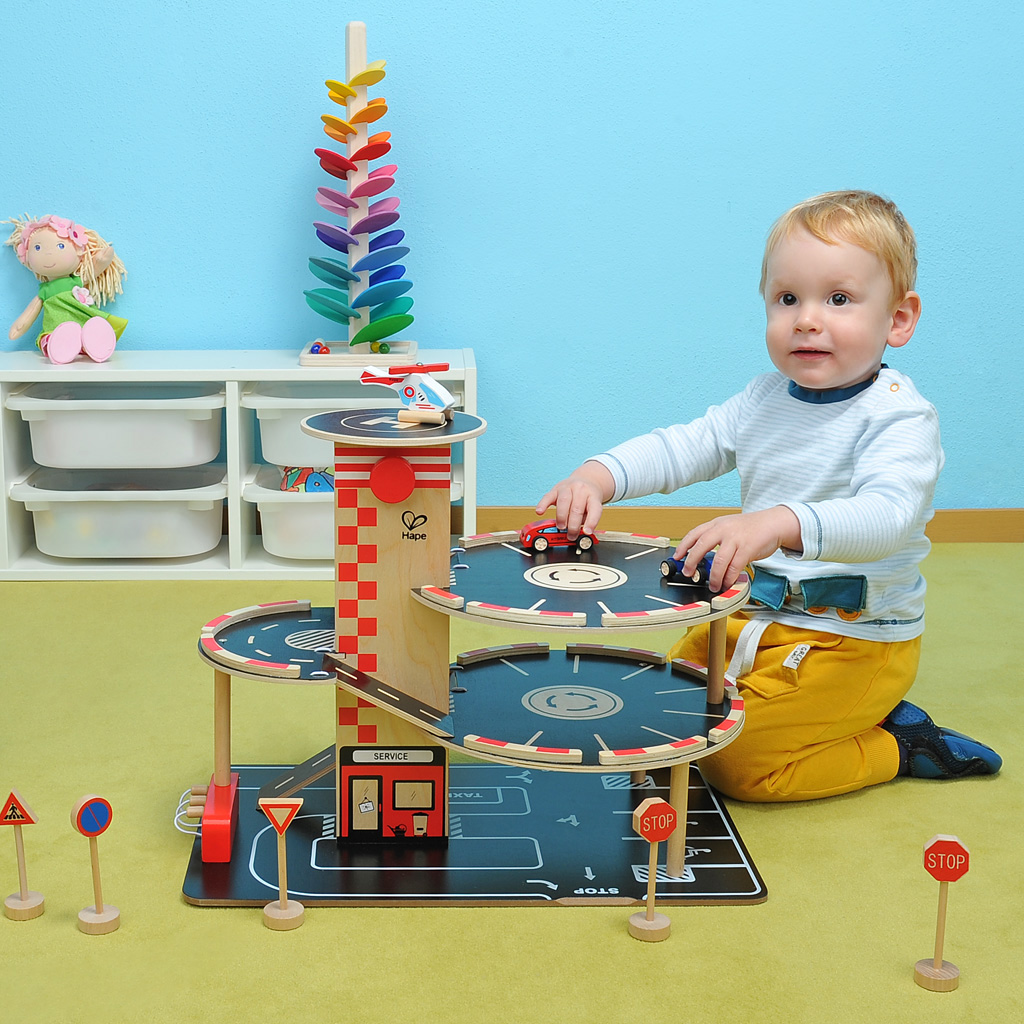 tempparkhaus_wiemann_lehrmittel_80816c Hochwertiges Holz-Parkhaus für Kinder