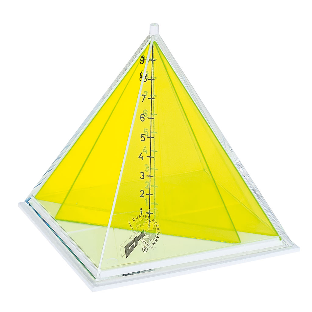Quadratische Pyramide mit Diagonal- und Höhenwand