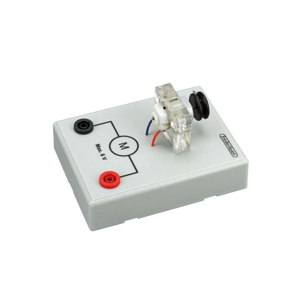 Motor auf Sockel mit Riemenscheibe